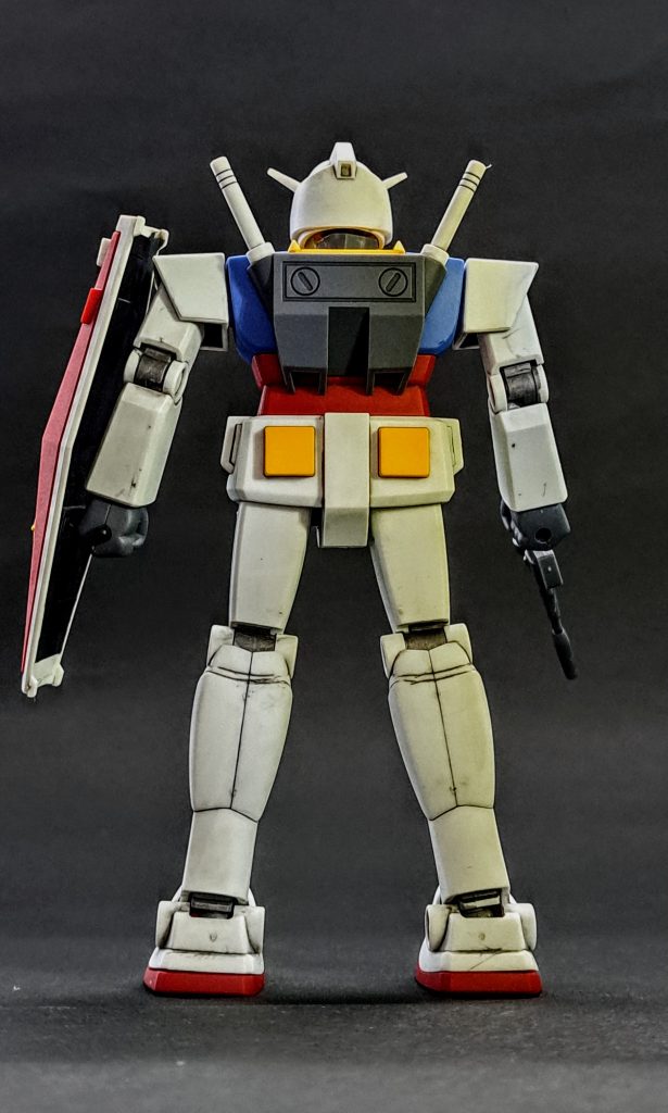 合わせ目消しもせず早く完成をと思いバタバタｯと制作。ふくらはぎにガッツリ合わせ目。デザインとゆう事に…。