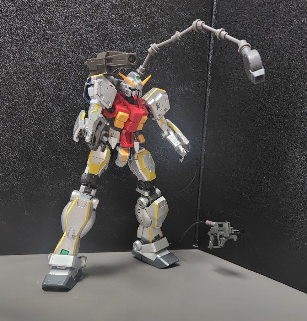 スティグマ戦法(ビーム・ガン)とインコムによる奇襲戦法。相手はインコムかビーム・ガンのどちらかに気を取られる為に、いつの間にか撃たれていたということが起きます。