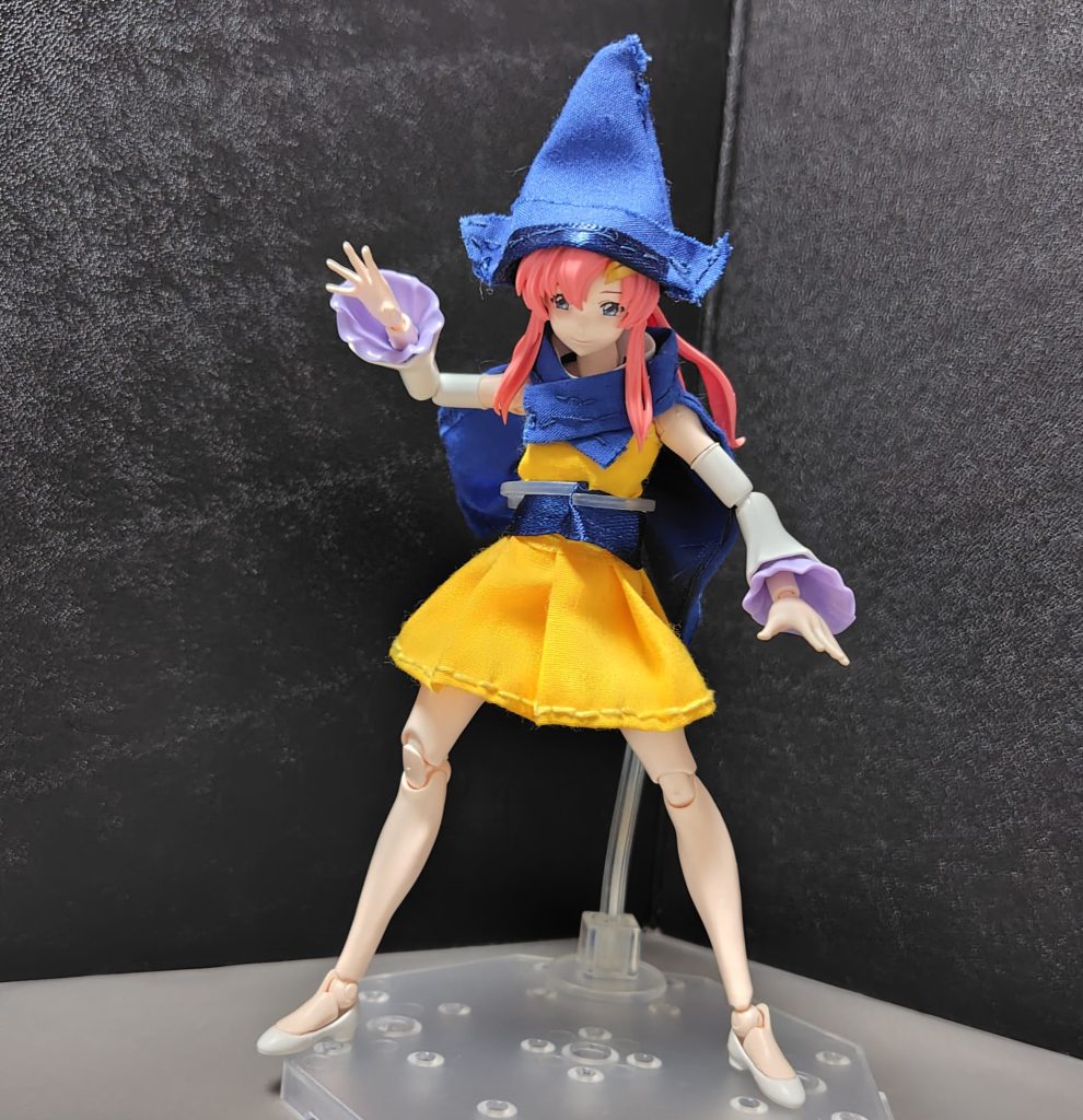 どこかの国のおてんば姫みたいなの。お姫様（？）繋がりで着せてみました。元ネタの姫様と違い、肉弾戦は得意ではありません。