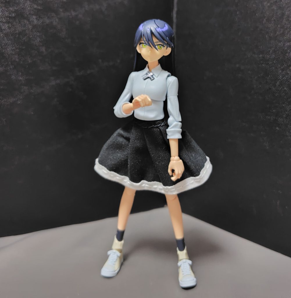 繋ぎパーツのおかげで布製のスカートを身に着けることが出来ました。やったぜ。