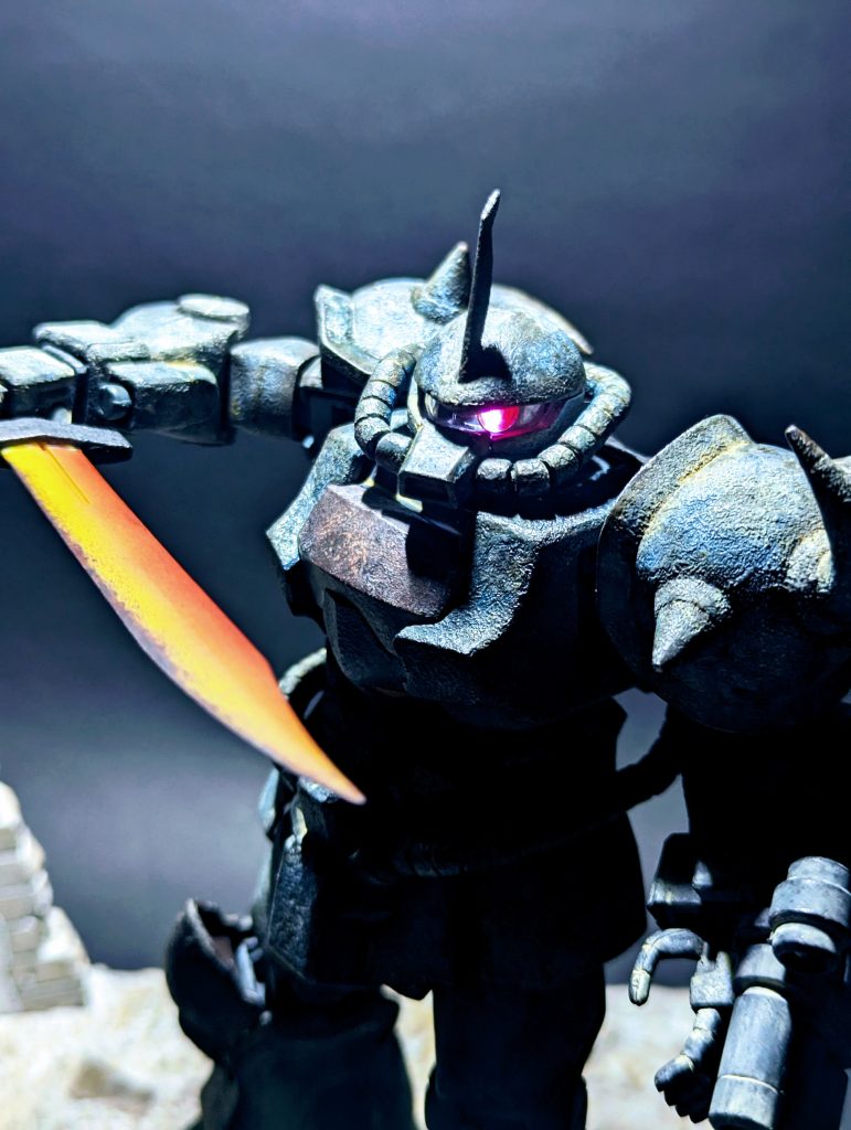 今回のお気に入りは胸の錆です。アクリル茶系3種をまだらに塗って無水エタノールをジャブジャブつけてはドライアーで急速乾燥！これを何度か繰り返すと凄い錆感が出るとモデラー雑誌にあったので早速っ！これだけで海底沈没モノ一本作りたいぐらい、好みの質感になりました🤤