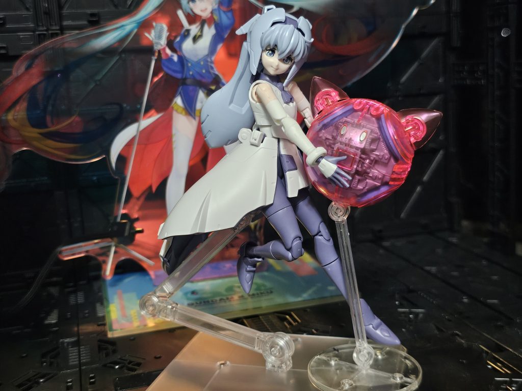 ももハロと2ショット。美プラのポージング難しい( ˘•ω•˘ )完全にパチ組ですがそのうち全塗装します。やっぱ金髪に黒衣装かなぁご意見あればお聞かせください。