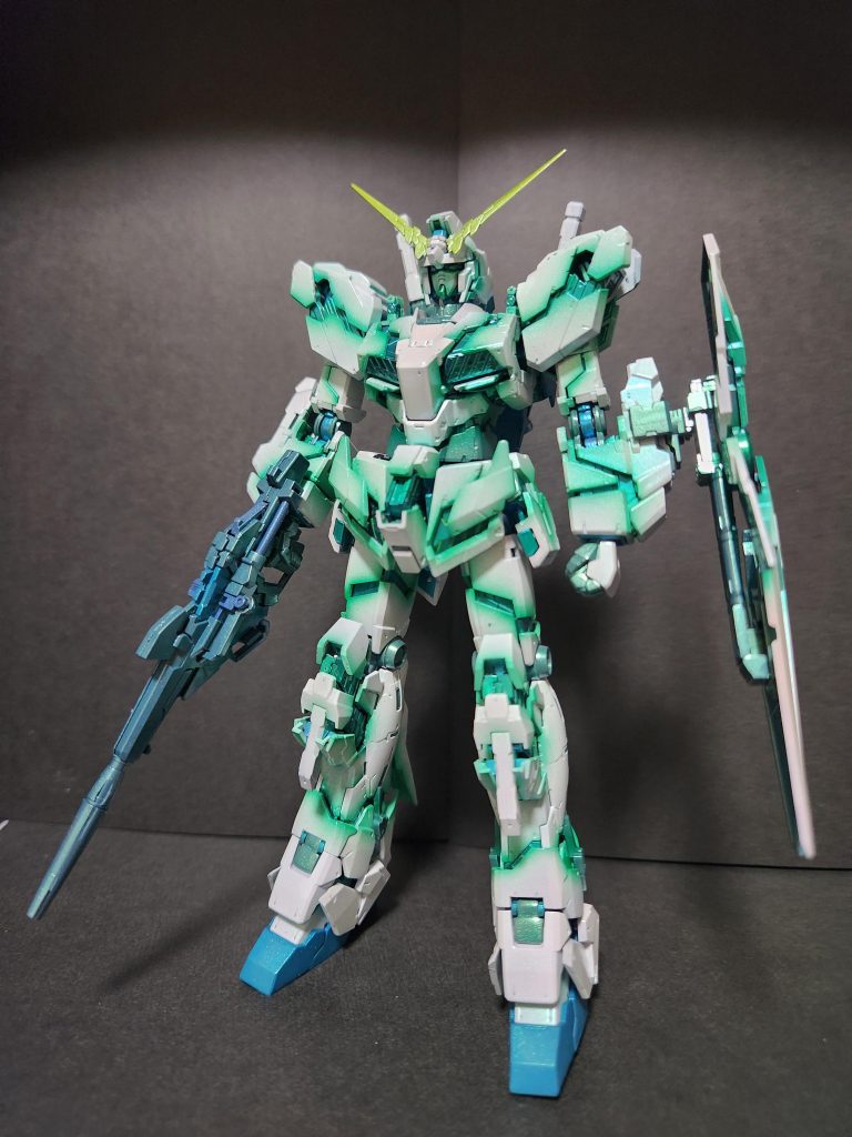 覚醒ユニコーンガンダム(デストロイモード)–2枚目/制作者:うらま