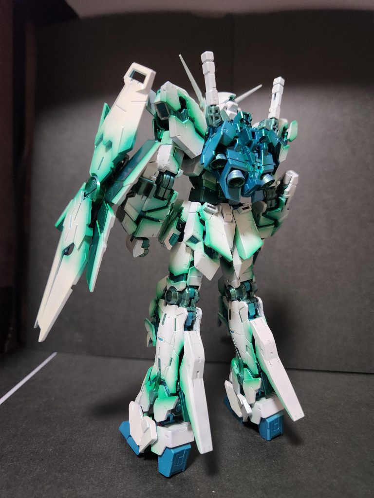 覚醒ユニコーンガンダム(デストロイモード)–3枚目/制作者:うらま