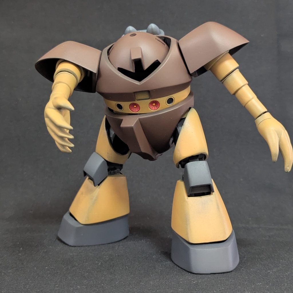 モノアイは奥まっていて見えませんw腕の伸縮はオミットしました。