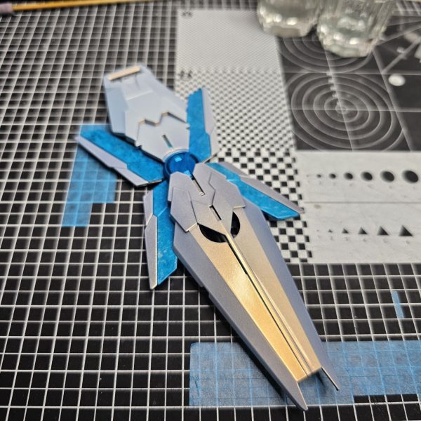 サイコフレーム４重ラップ塗装+蛍光クリア外装ホワイトキャンディーようやくDEの仕上がりが見えてきました💦細部塗装、デカールで終了したいと思います。（4枚目）