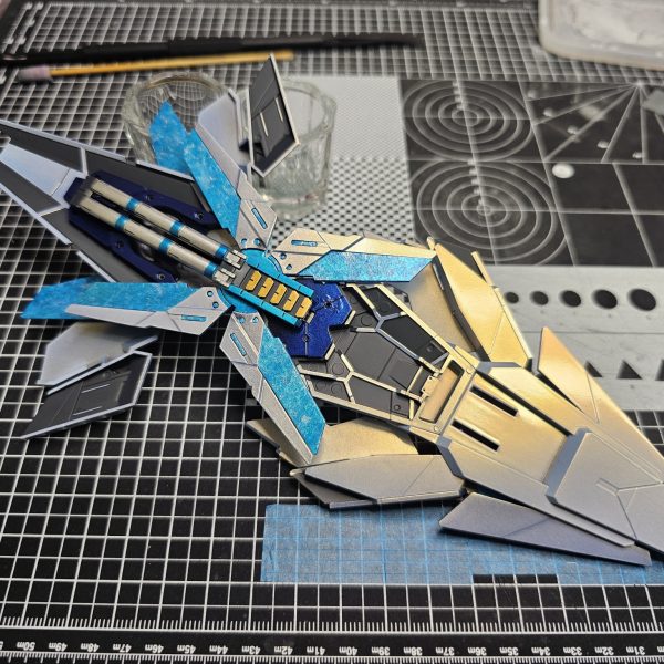 サイコフレーム４重ラップ塗装+蛍光クリア外装ホワイトキャンディーようやくDEの仕上がりが見えてきました💦細部塗装、デカールで終了したいと思います。（6枚目）