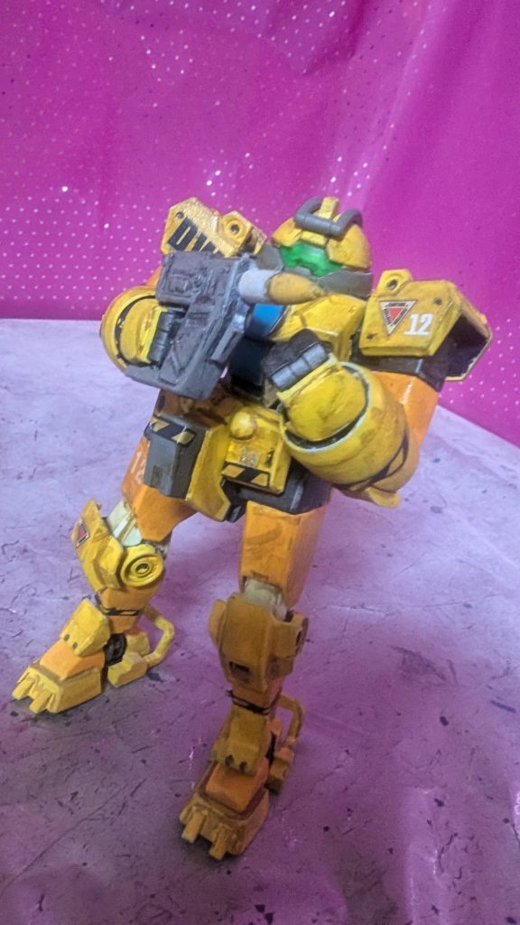 装備①トーチガン作業用ツール、当然ながら武装には転用出来ない。コトブキヤのパイルガンをミキシングしています。