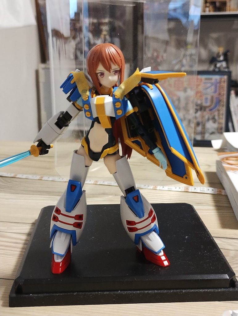 早い段階でミキシング自体はスルスルっといきました。30MSとのミキシングは、腕と脚をどう接続するかが肝になりますね 今回は、左肩のマントと髪型が干渉するので難儀しました…