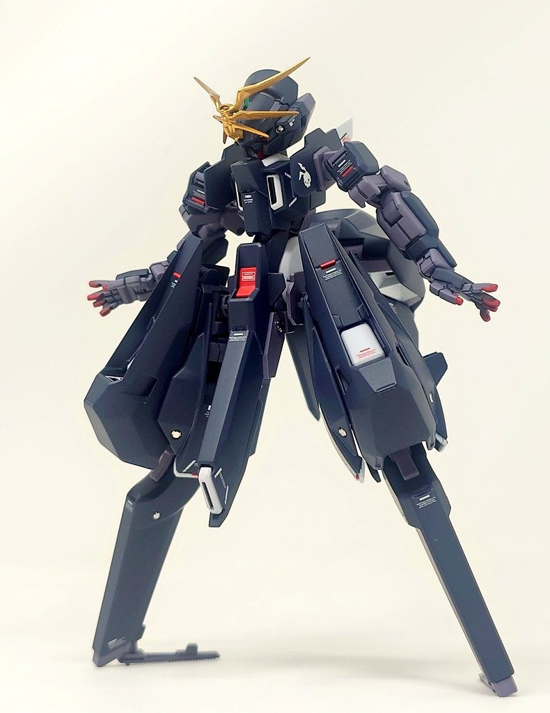 CSBなし前面上半身の華奢さがより目立つw