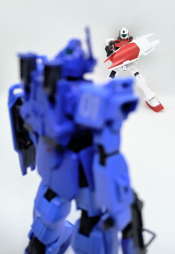 「蒼い死神…！？」ユウが乗ってたジムコマは別仕様だった気がしますが…汗