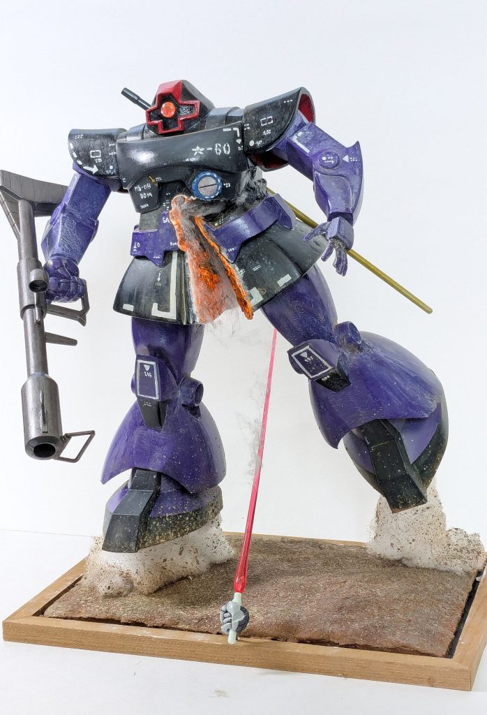 イメージ的にはガンダムの上腕位まで残したいと思いましたが、キットがないですし、今の高値の状況では勿体ないので、拳のみと致しました。拳はジャンク箱からダンボール戦機の物ですwなので、よく見ると指は4本です。🤣雰囲気重視ということで、温かい目で見て頂けると幸いです。