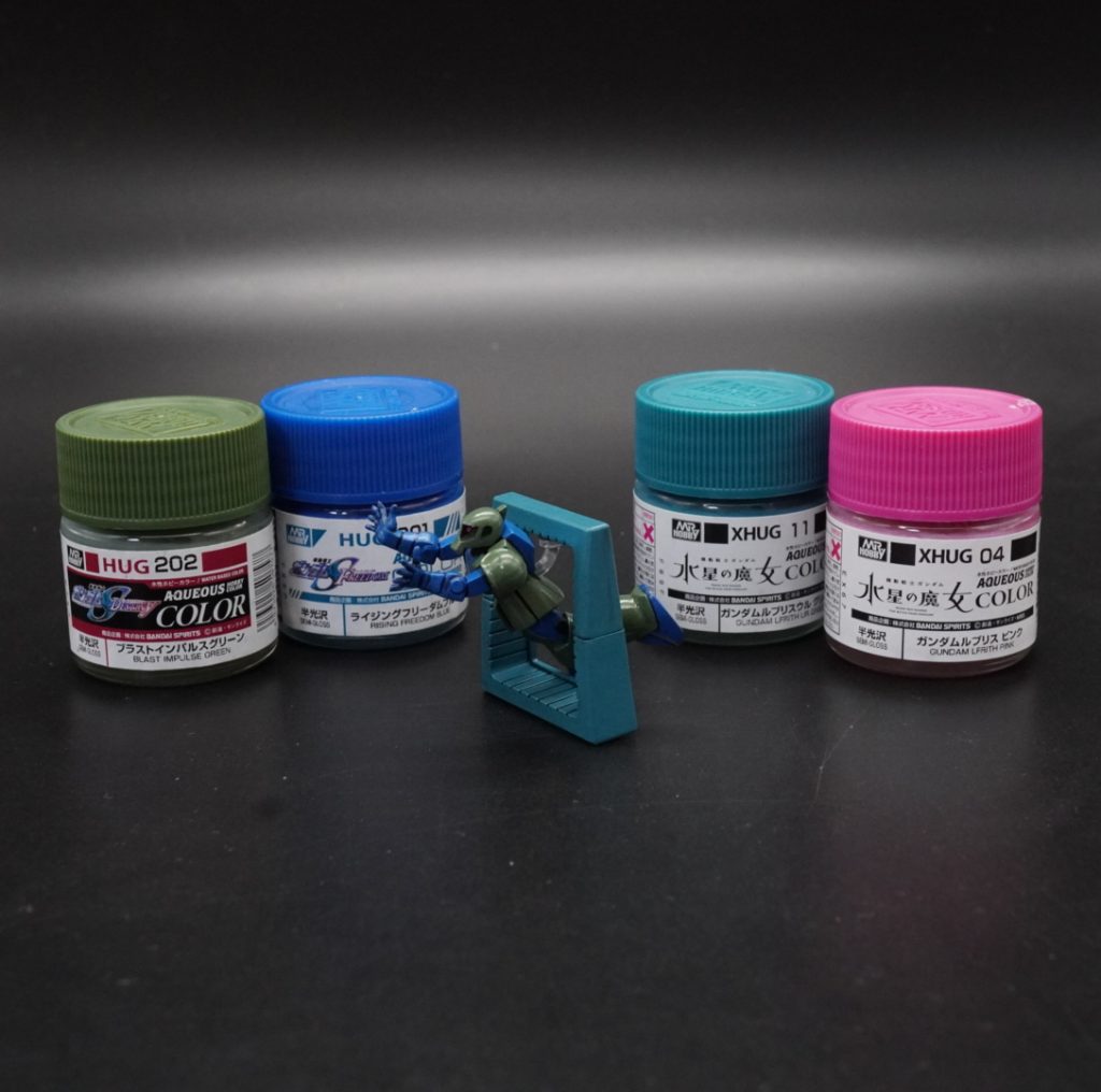 使用した塗料です。主に、水性ホビーカラー、ガンダムカラーを使用しました。すべて半光沢になります。トップコートは、NOTHINGでFINISHです。