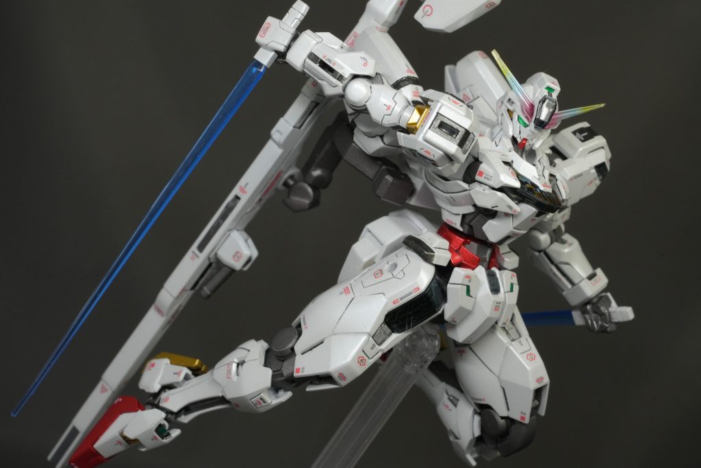 あとはとにかくデカール貼りを頑張りました。夏バテで作業効率が落ちる中、デカールばかり3日くらい延々と貼ってた記憶・・・デカールを無心で貼ってる時間好きだからいいですけどね。