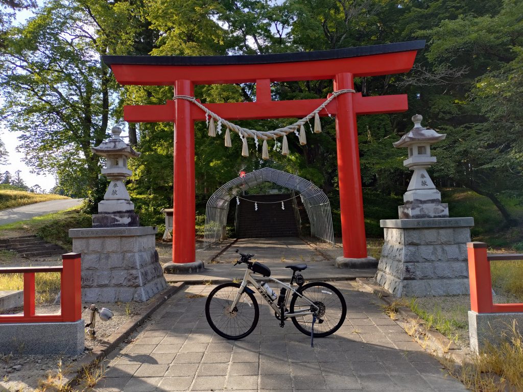 作品名：クロスバイク買いました❗️<p>通勤、サイクリング用にトレックのクロスバイクFX3を買いました❗️ 中学生の頃に部活のトレーニング用にロードバイク乗って以来のスポーツバイク。 自転車の進化が凄い（笑） 楽しくて無駄に走り回ってます（笑） なので、模活は […]</p>