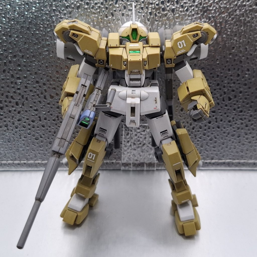 白はエアリアルホワイトて明るめに。茶はミドルストーンでミニタリー風に。グレーはエアリアルグレーと無塗装でメリハリ。バーニア系は焼鉄色→赤鉄色にシルバーでメリハリ。すべてクレオス水性塗料の筆塗り。