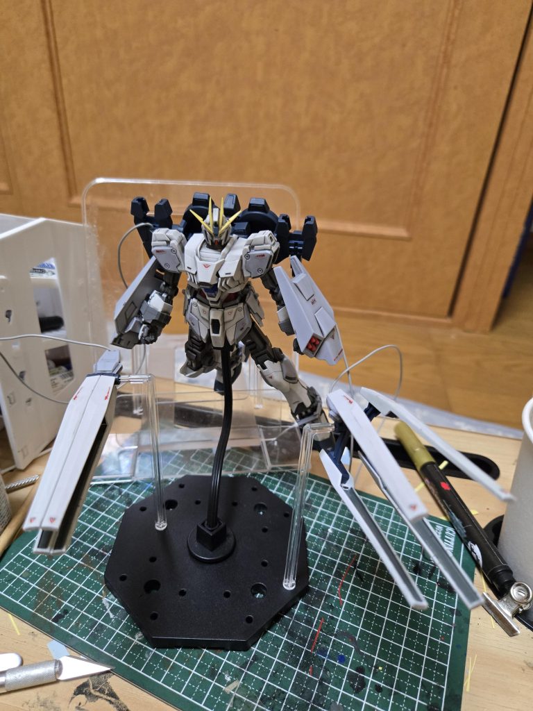 インコムは差し替えで展開形態にもできます。台座は百均ですが付属の透明棒？にちゃんと対応してました(((^_^;)