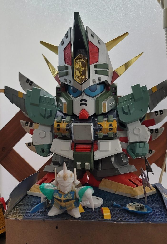 脚の改修中の姿サイズがデカいため、プラ棒で骨組みを作ってパテを盛っています