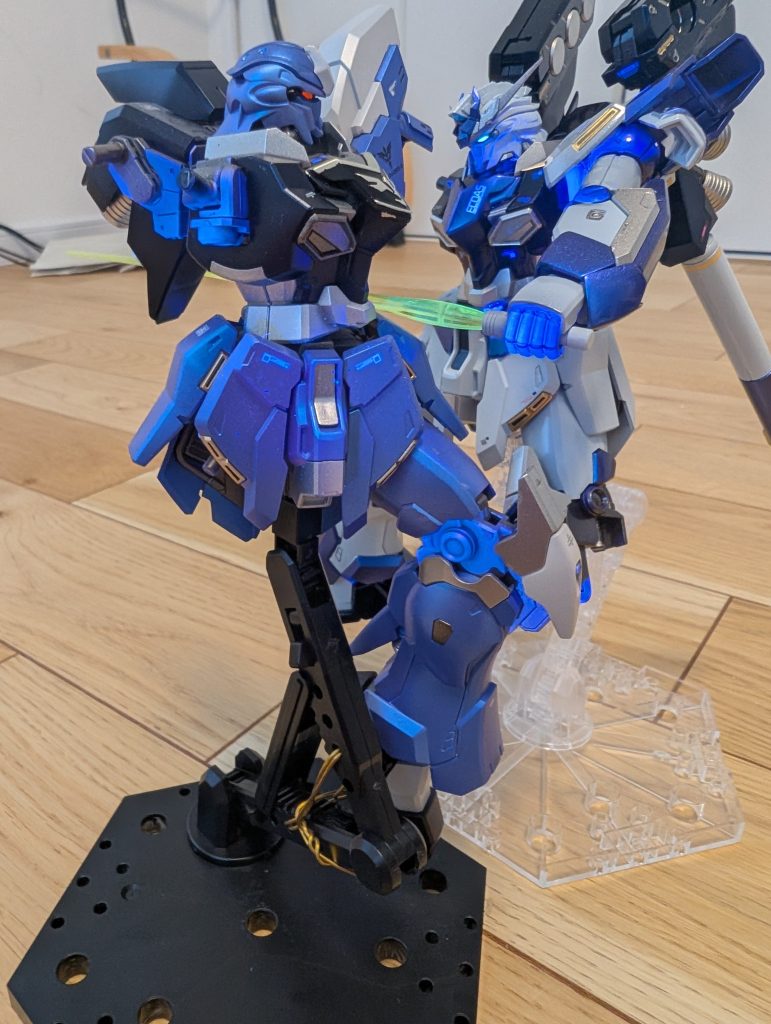 ブンドド10 2号機の右腕、右足をファンネルで破壊しサーベルで胴体を切り裂く3号機! なんとか2号機の破壊に成功した3号機…(gundam-kao9)