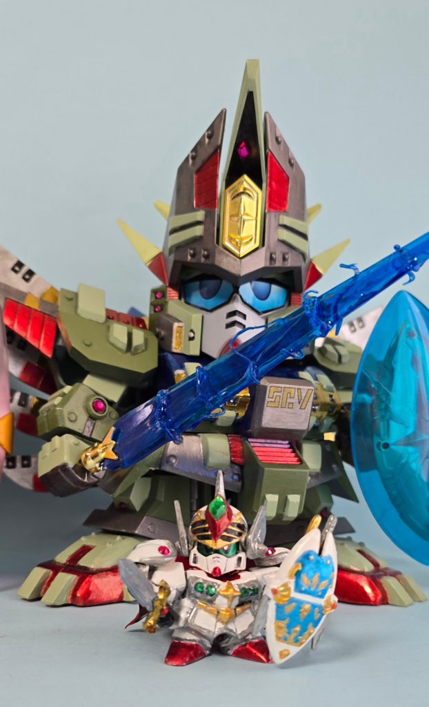 ライトソードは100均のクリアー下敷きから切り出して、りんご飴の要領で周りをレジンで包んでそれっぽくしてます