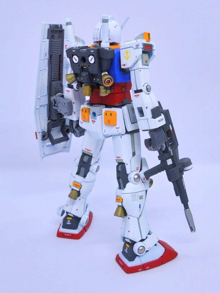 肘、膝、足首にマグネットコーティングなるシルバーに塗装した半球パーツを、サポートパーツから選んで後付けしました😆