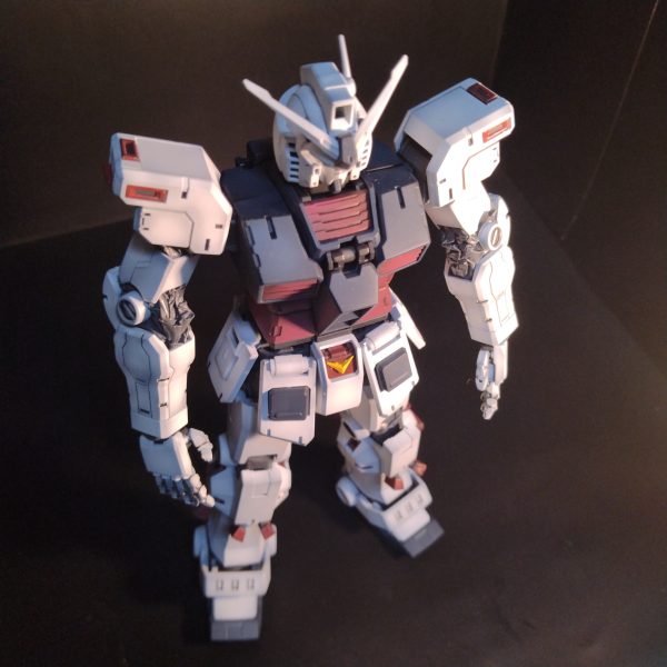 取り敢えず！ガンダム本体が組み上がりました！😄次はボディアーマーの組み立てします！😀（2枚目）