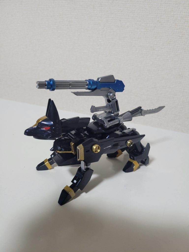 主にこちらの形態で機動力を活かした地上戦でガトリングで相手を蜂の巣に。