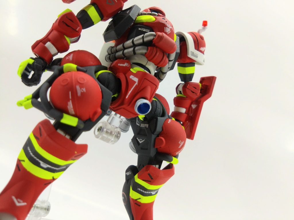 この位置にバーニアがあるとどうしても作成中に心の中で(放水!)と叫んでしまいました⋯大変失礼致しました
