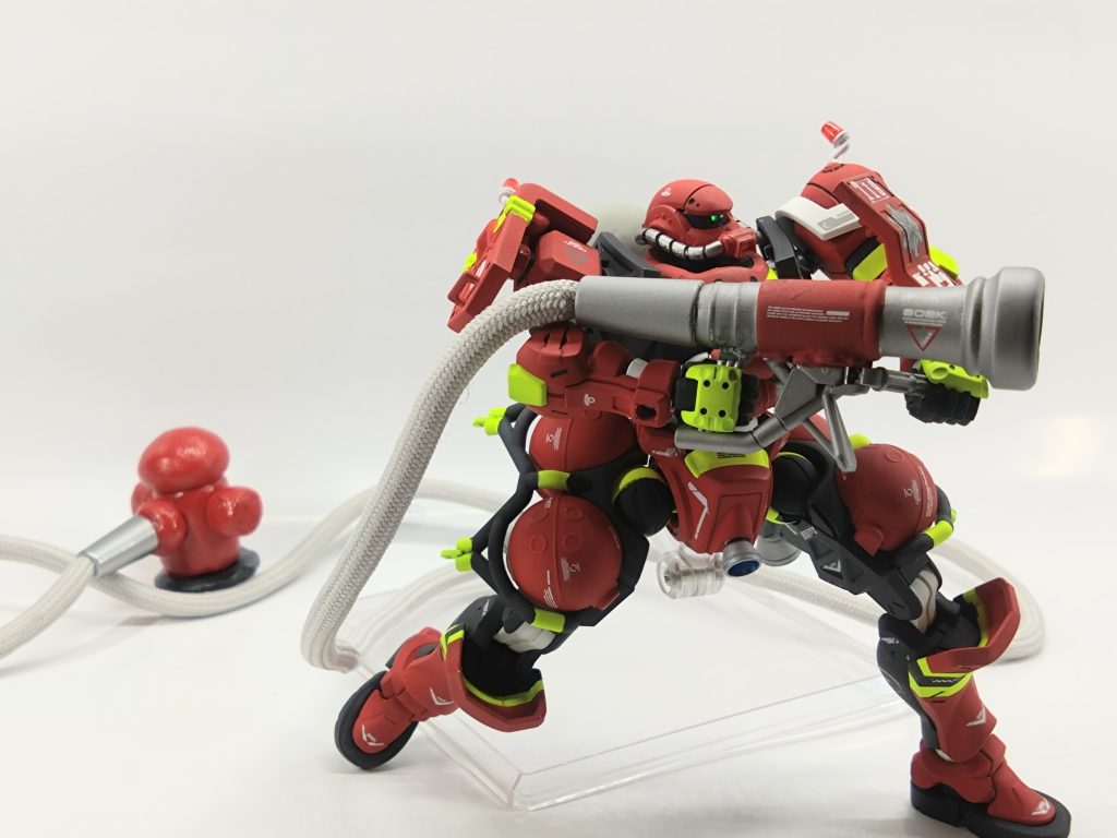 最近イロモノとか小物ばっかり作っていて模型売り場よりダ◯ソーとかセ◯アに入り浸っているような気がします(zaku-kao4)楽しいから良いんですが。今後もカッコよさと面白さを追求して、見てくださった方が楽しんで頂けたら嬉しいです!