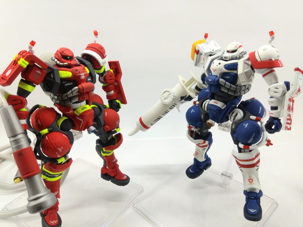 軍警なのに消防と救急⋯消(シャア)ザク、救(旧)ザクとかネタはさておき、まぁまぁそれらしく出来たのではないかと。並ぶと赤白は相性良いですね。