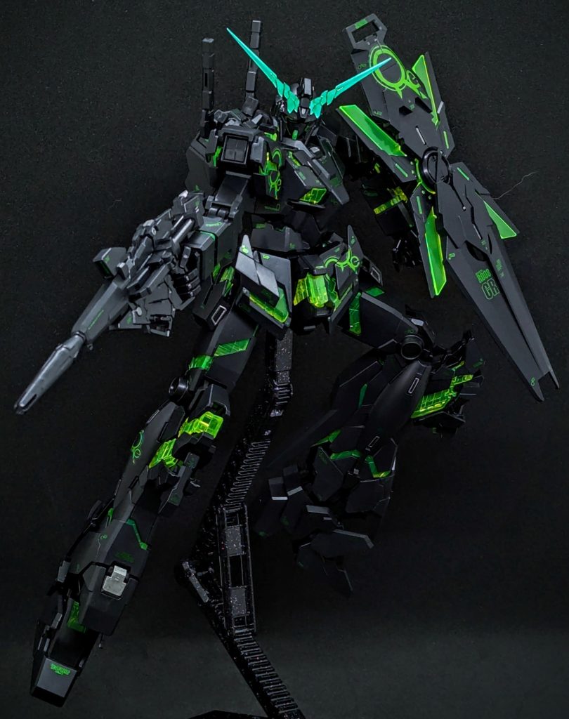 てな感じで、久々にユニコーンガンダムと戯れてみました〜(*>_<*)ﾉお次は何を作ろうかなぁ♬♬ 最後までご覧頂き有り難う御座いました。また投稿した際は見て頂けると幸いですm(_ _)m