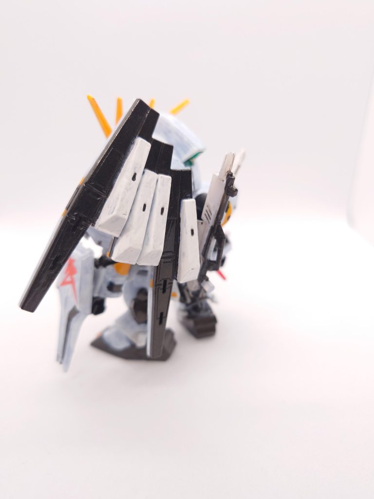 ν ガンダム–2枚目/制作者：Yakiimo