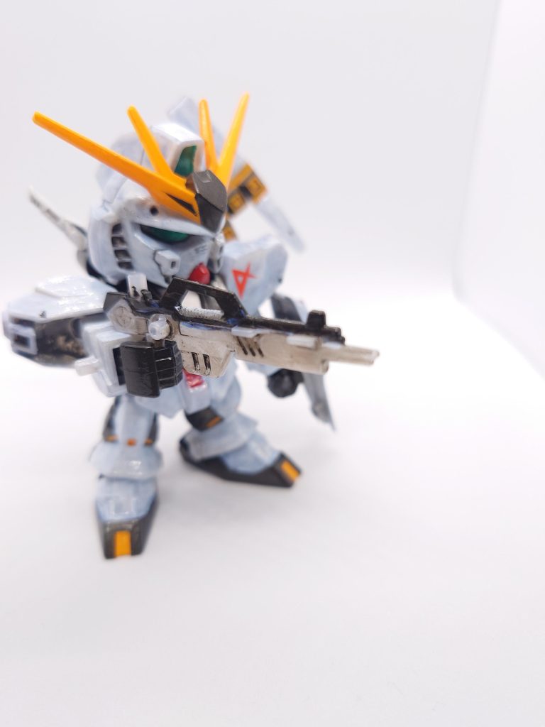 ν ガンダム–4枚目/制作者：Yakiimo