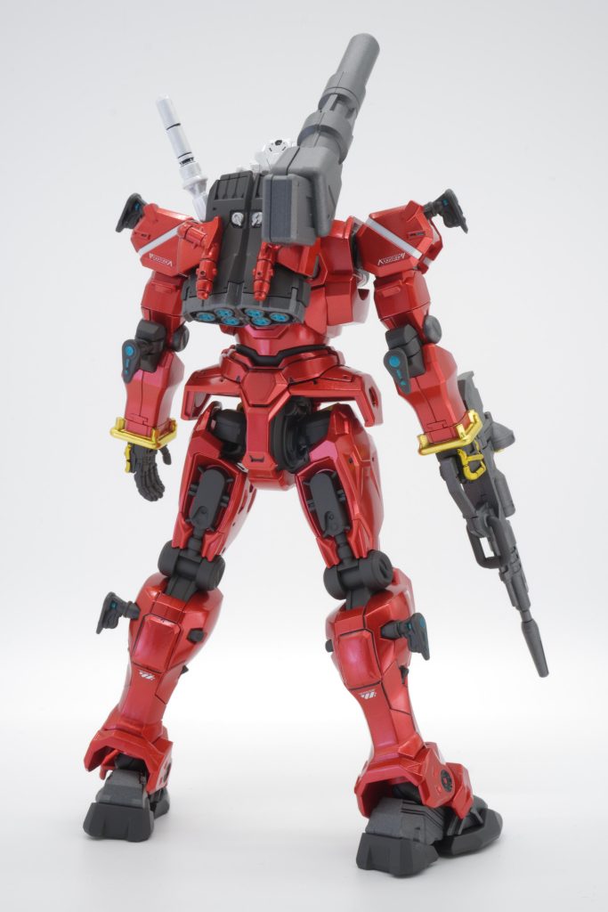 関節とか暗い部分はあえてつや消しにすることにより、パールの光沢を際立つようにしています。