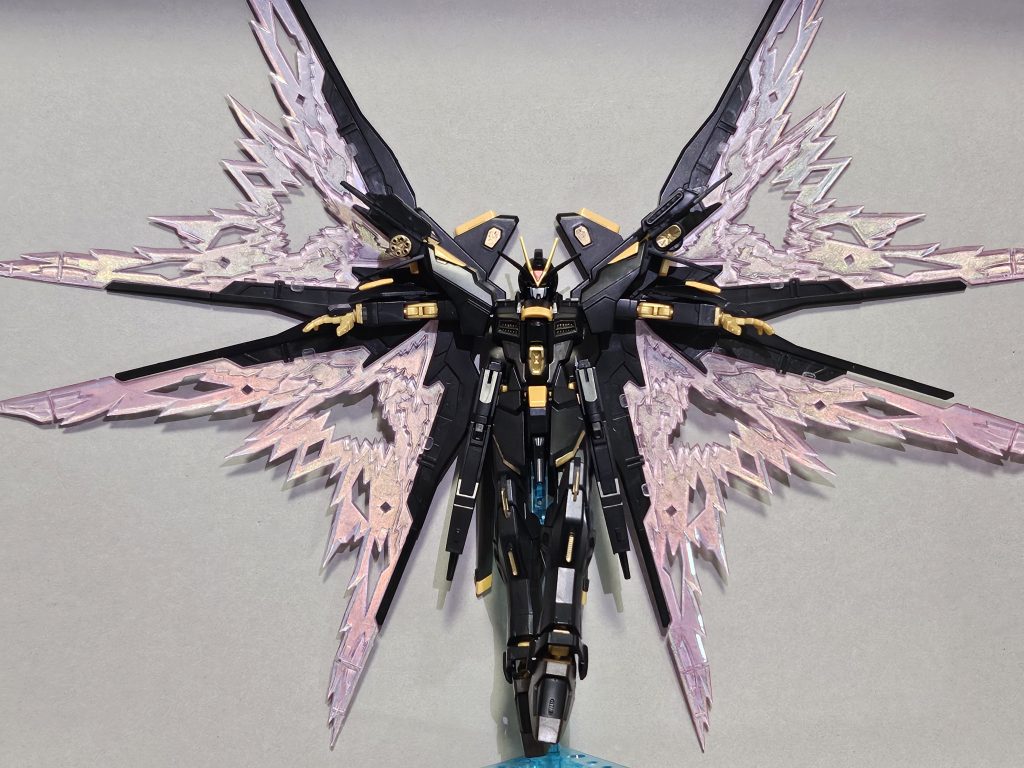 光の翼はピンクで。ガウェインや蜃気楼も踏襲にしつつ、真母衣波零式イメージです。