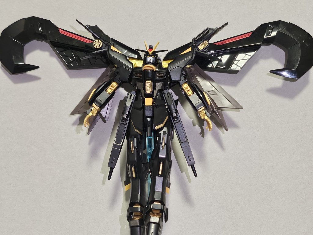 羽根って感じになるのも良いですね。ちゃんと魔王みたいな感じで。