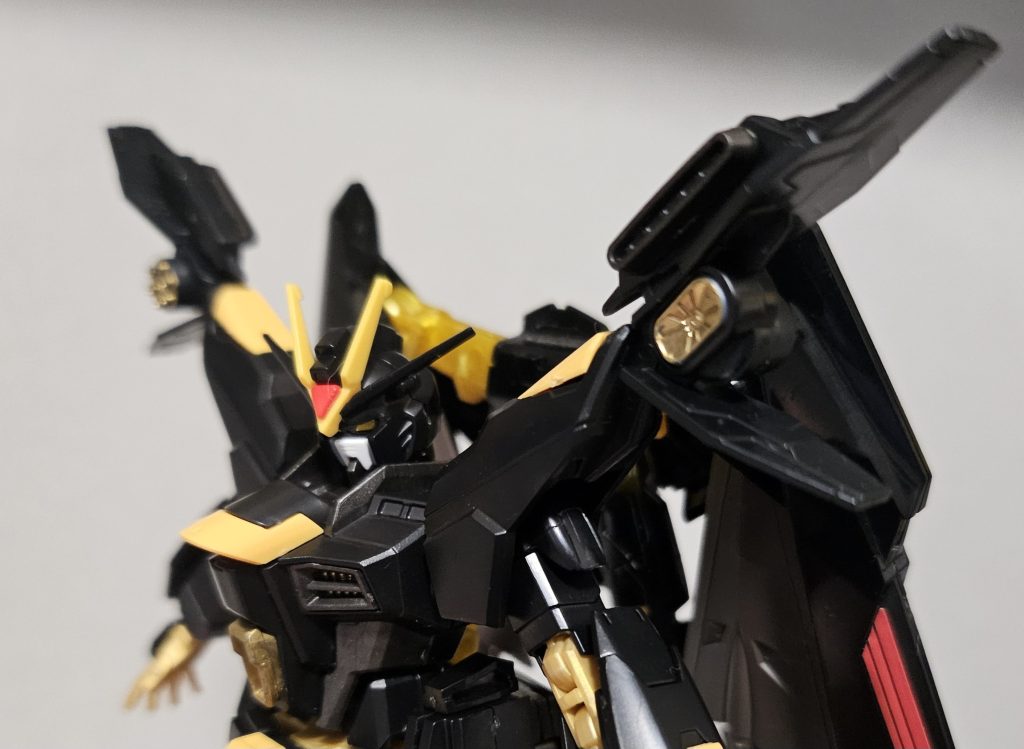 バックパック換装。ちなみに、肩部には羽根兼銃火器付けてます。ローリングバスター的なの想像して取り付けてました。ガウェインは肩から打つし、蜃気楼は胸から打つし笑