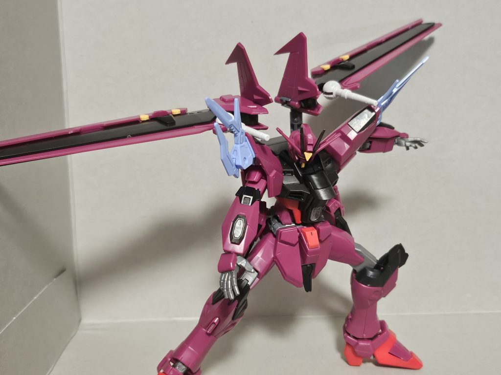 ランスロットみたいなポージングがしたかったんですけど難しいwノワールストライカーもファトゥムっぽいw