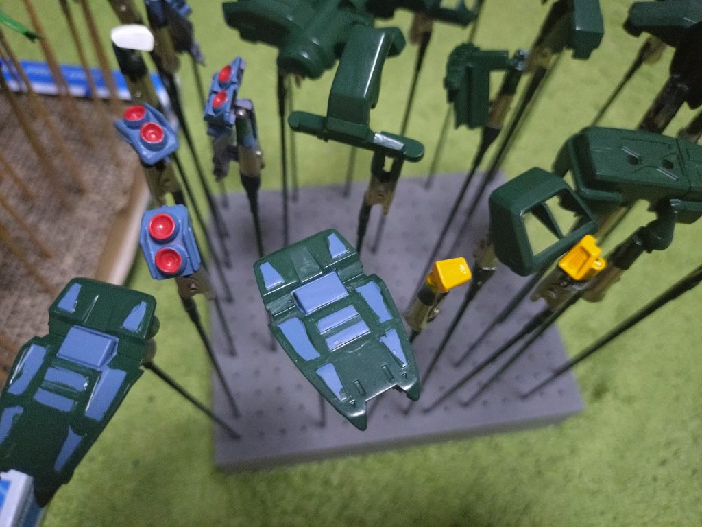 オール筆塗り。斑や気泡が出来たら再研磨ですね。