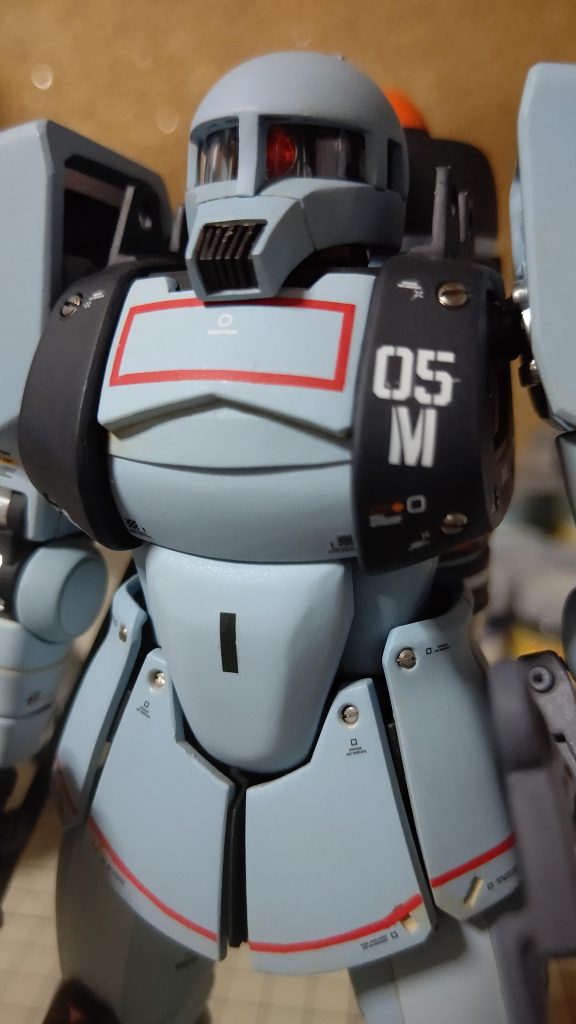 前のアップです。ファレホの本塗装後に、タミヤのエナメル塗料のサンド系を薄めて、薄っすら表面に乗せてます。墨入れも同じくやってます。