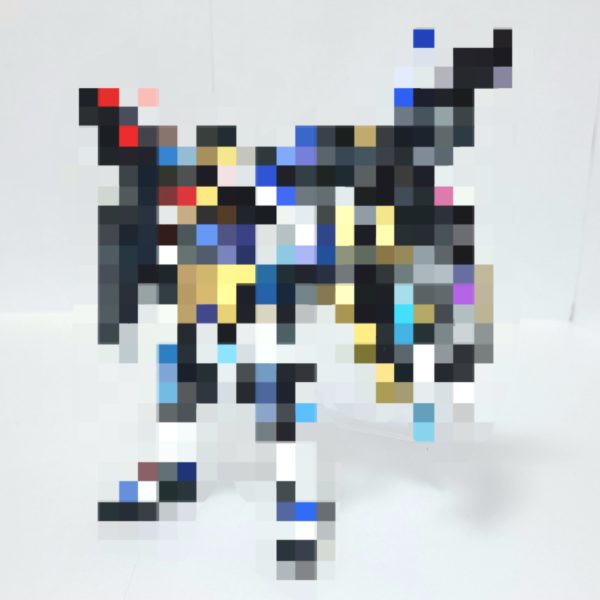 神バーニングのウイングバーニング威の形をどうにかしたかったので、サムネの矢印のパーツをちょっと加工しました。ピンバイスとカッターがあればできます。　【②】ウイングバーニング威の形はこれのことです。横からは丸見えです。横版びんぼっちゃま　【③】パーツの溝に添って3mm穴を幾つか空けてカッターとかヤスリで穴を繋げます。　【④】3mmダボがスムーズに移動できるようになったら加工終了。　【⑤】例えばこんな感じから【⑥】こんな感じに形態変化が可能になります　【⑦】これを使った作品を今週の金曜(7/4)の正午に投稿します。お楽しみに（7枚目）