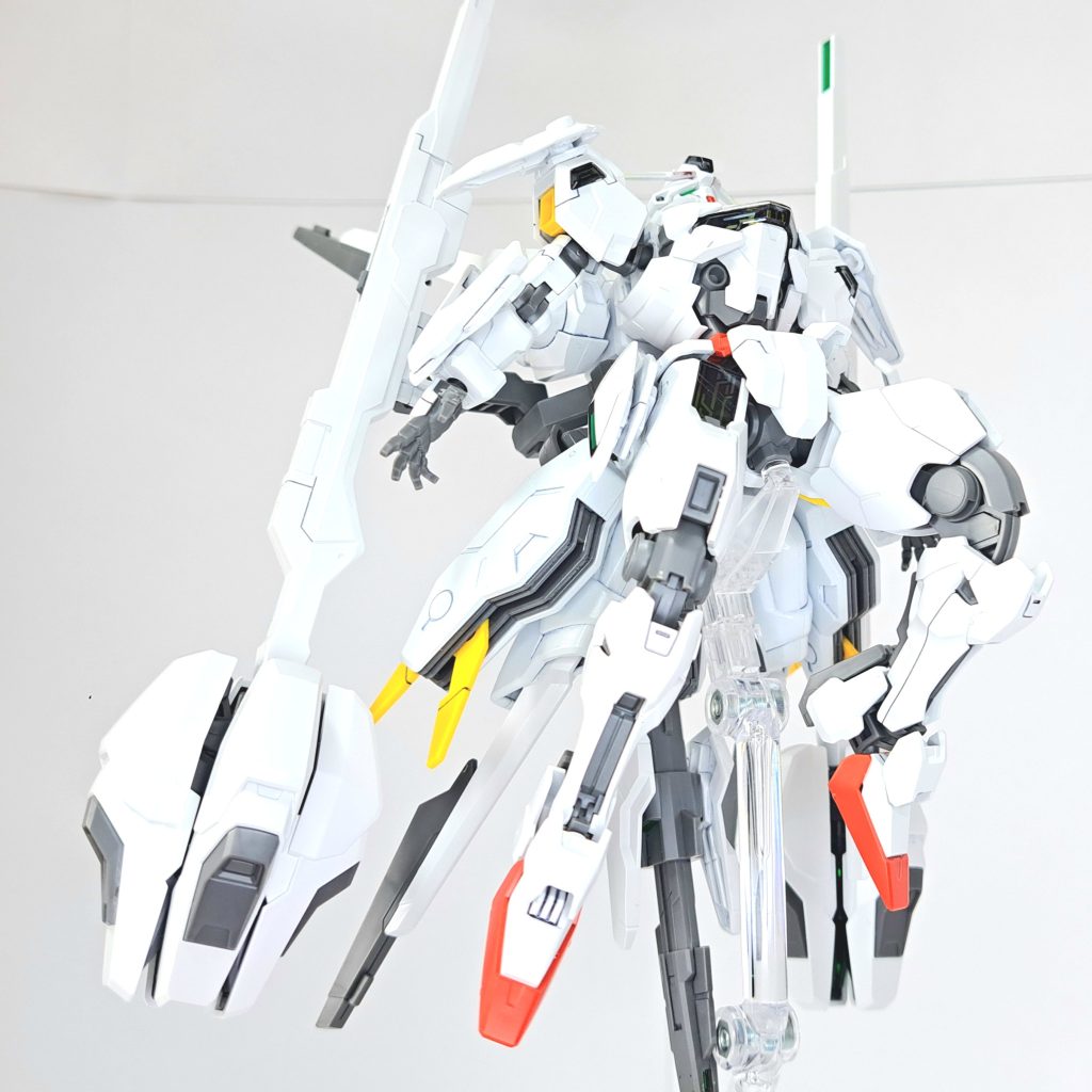 ガンダム・E×キャリバーン【イクスキャリバーン】(パーメットスコア・エイト超越)クワイエット・ゼロと遠隔でリンクした際パーメットスコア8の先に到達した状態。現存しているGUND-ARMと共にILTSをオーバーライドを起こした後、パーメットの粒子となり消滅した。 ↓ おまけ ↓(グエルと一緒に宇宙議会連合のILTSへ向かうスレッタ)