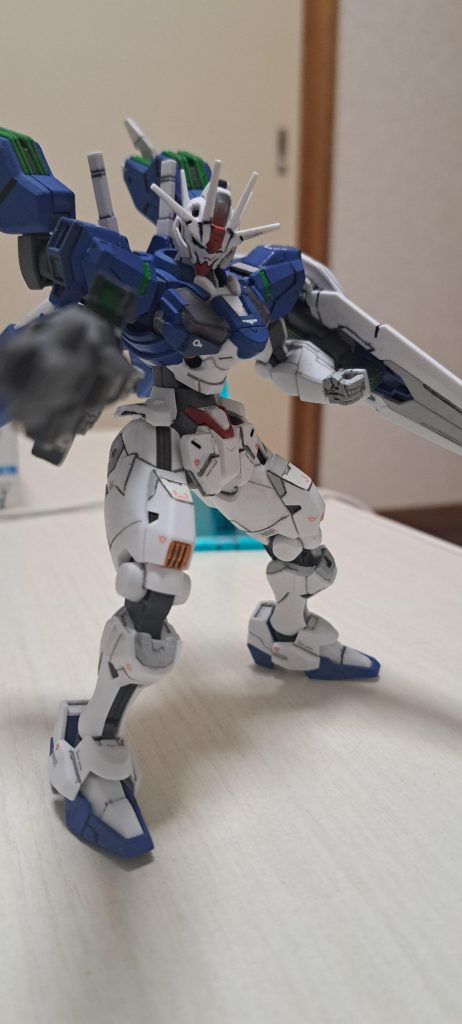 う〜ん。ポーズがぁうまく決まらん