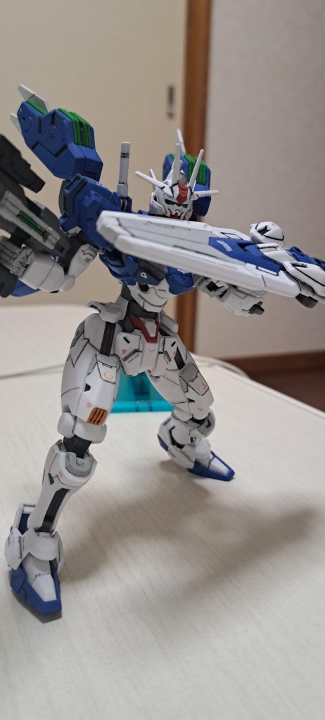 こちら購入した時、ジークアクスも並んでたんですがやっぱり、まだオッサンは受け入れ難いとこあったし、順番的にもこのキットの購入に至りました。