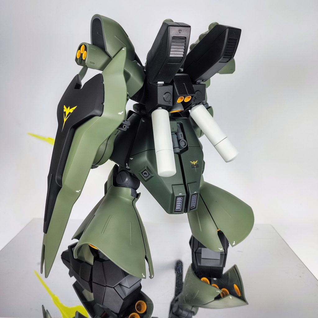 量産型サザビー–2枚目/制作者：るりり