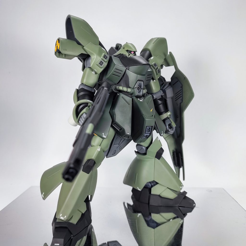 量産型サザビー–3枚目/制作者：るりり