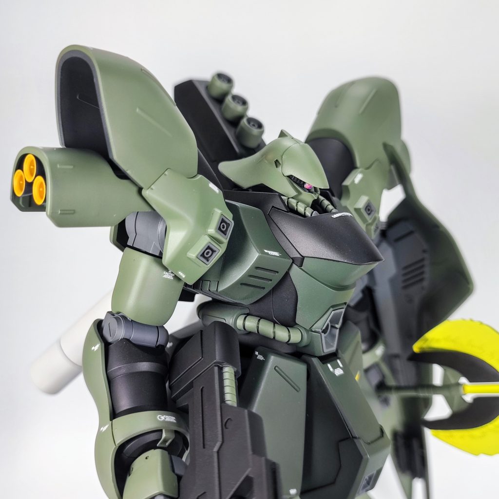 量産型サザビー–2枚目/制作者：るりり