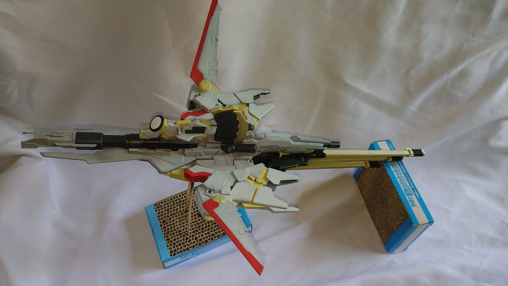 製作途中で難航してるゼウスシルエットです。妖怪パーツ隠しにより現在、レドーム横のミサイルコンテナの蓋を製作中で止まってます