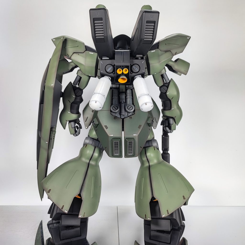 MG量産型サザビー–2枚目/制作者：るりり