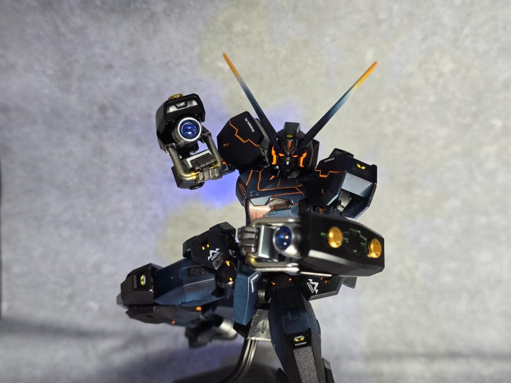 武装換装①アームズキャノン×2腕部に装着出来る高出力で小回りのきく武装。射程距離は長くないが、拡散と収束を撃ち分ける事が出来る。30MMの武器セットより。砲口には百均のビーズが入ってます。